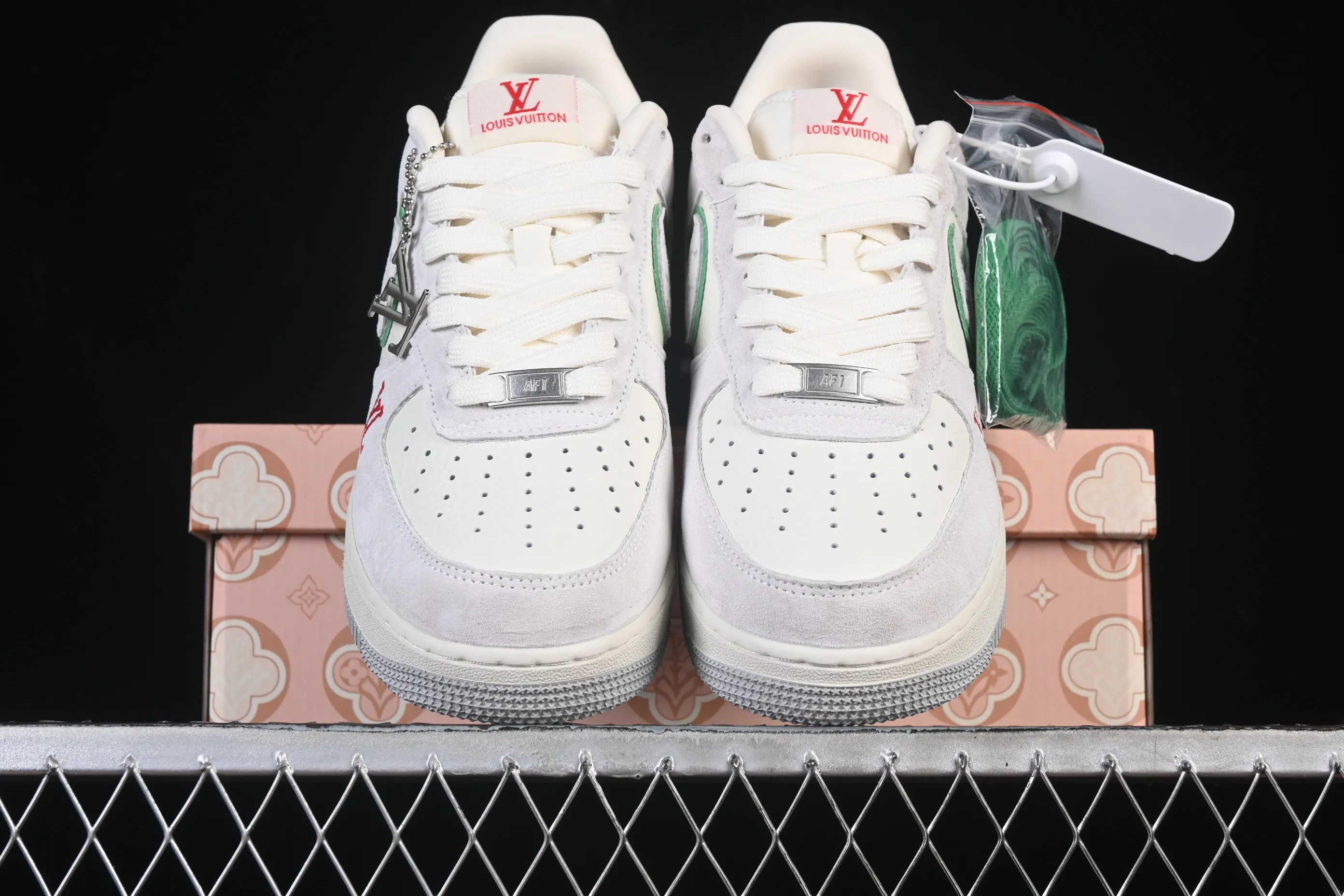 All categories Nk Air Force 1 Air Force series Nk Air Force 1 Low Air Force low-top Nike Air Force 1'07 Low LV joint white gray red Air Force 1 low-top casual sneakers YF9511-802